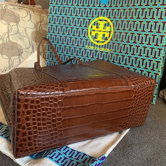 SOLD⛔️Authentic TORY BURCH Embossed leather triple compartment tote - Picture 12 of 15